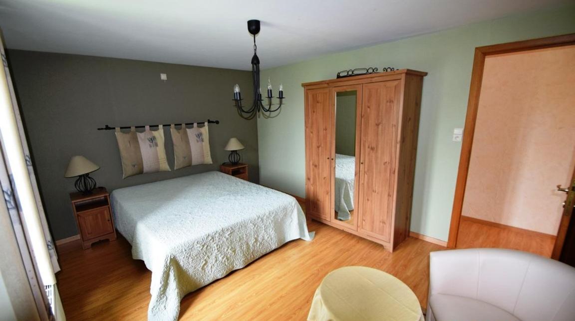 La Petite Ferme Villa Rochehaut Exteriör bild